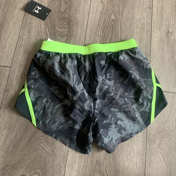 Under armour woman’s fly by 2.0 printed shorts - Picture 2 of 3